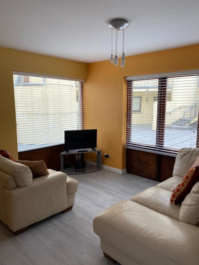 Village Centre Apartment Lahinch Esterno foto